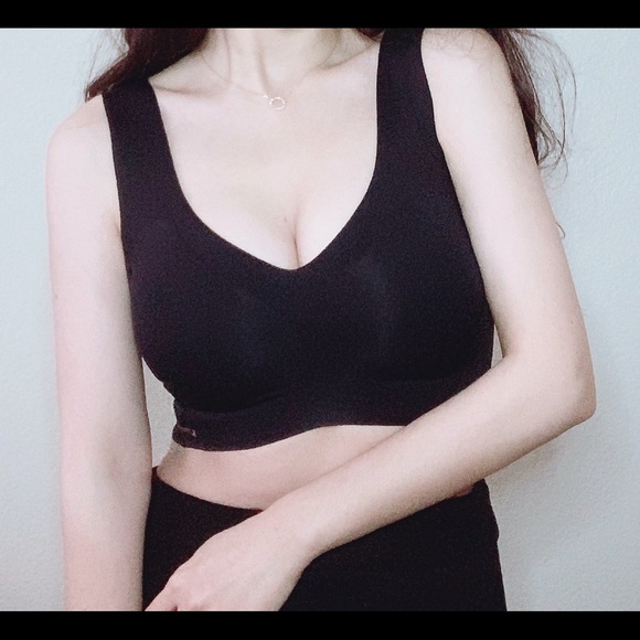 Comfy wireless and seamless bra and panty set. - Picture 6 of 11